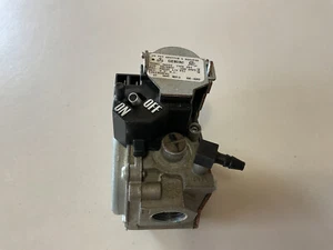 TRANE AMERICAN STANDARD C341950P01 GAS VALVE WHITE RODGERS 36G22 209 - Picture 1 of 5
