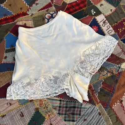 Vintage 1930s Cream Silk Satin & Bell Net Lace Hand Sewn Tap Shorts 1920s - Image 1 of 4