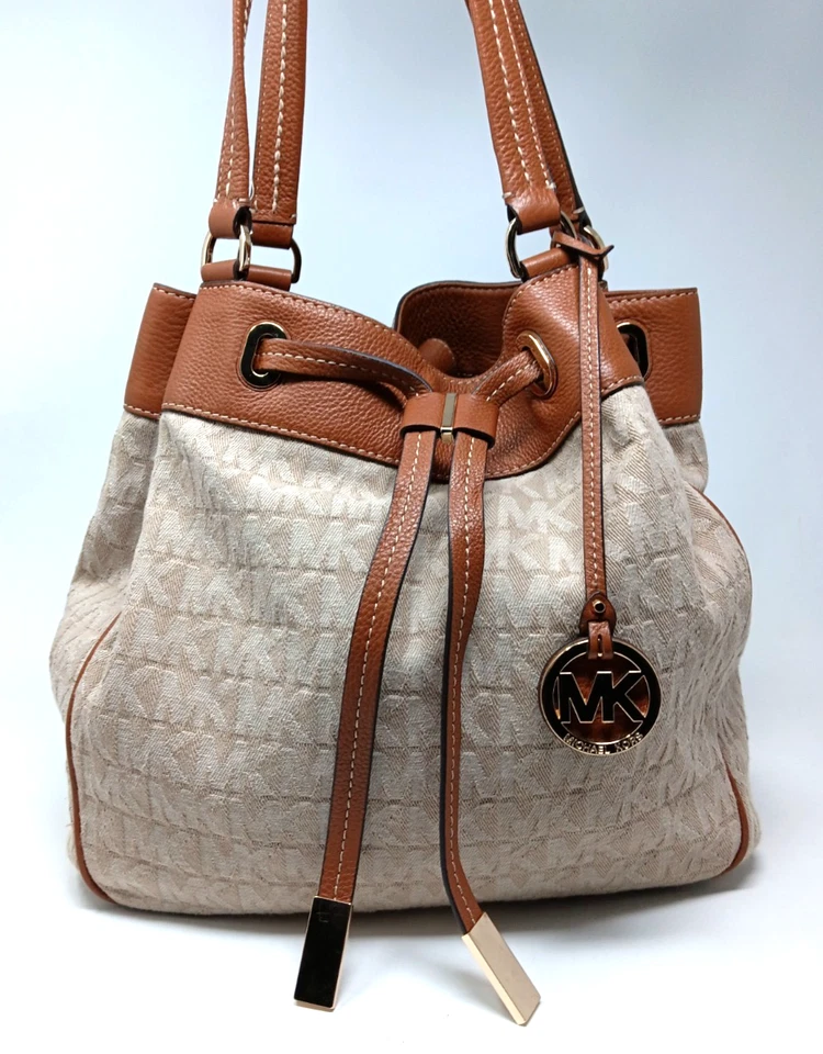 Bolso de Mano Michael Kors Marina Grande con Cordón (Bronceado) Foto 1 de 4