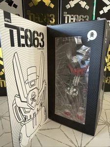 Quiccs X Kidrobot Artist Series TEQ63 Titan Edition 6" Figure - Picture 1 of 2