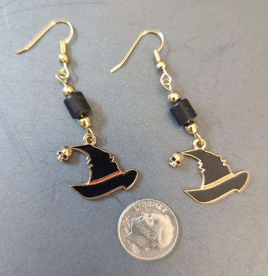 Pendientes perforados artesanales de Halloween divertido sombrero de bruja esmalte negro tono dorado Foto 1 de 3