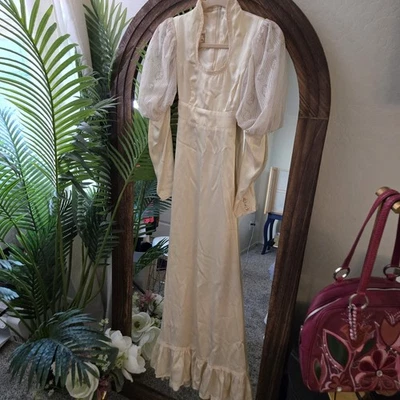 Vestido maxi Gunne Sax Jessica McClintock vintage marfim cetim manga renda 5 - Imagem 1 de 4