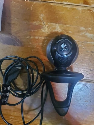 Logitech Quickcam STX RightLight RightSound Technology Model V-UBK45 USB Webcam - Image 1 of 4