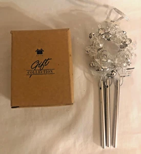 Nuevo en caja Avon 2000 corona brillante adorno carillón de viento - Imagen 1 de 4