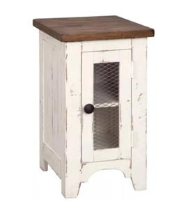 Wystfield Chair Side End Table White/Brown - Signature Design by Ashley - Picture 1 of 11