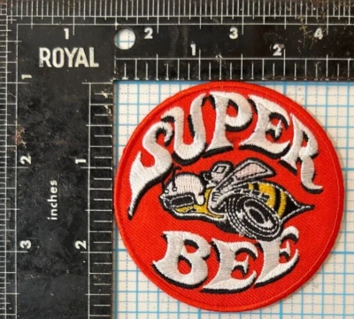 VINTAGE SUPER BEE AUTOMOBILE CAR SOUVENIR ORANGE 2.75" ROUND IRON ON PATCH - Image 1 of 3