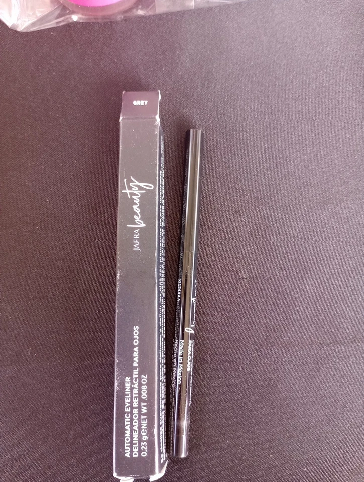 全新 Jafra Beauty 自动眼线笔 灰色 * — 第 1/1 张图片