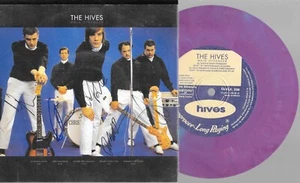 THE HIVES - main offender - 7"-Vinyl . SIGNED AUTOGRAMM - Picture 1 of 1