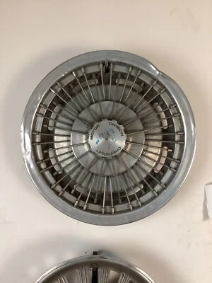 Chevrolet Monte Carlo 1973-1976 tapacubos de alambre de 15" cubierta de rueda clásica rara Foto 1 de 2