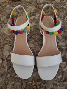 Lexi & Abbie Damen-Pantoletten mit Absatz weiß Sandalen mit Bommeln Größe 10 neu im Karton - Bild 1 von 8