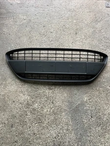 Original Stoßstange Luftgitter 8A6117B968A Ford Fiesta 1.25 JA8 Bj 2011 - Bild 1 von 12