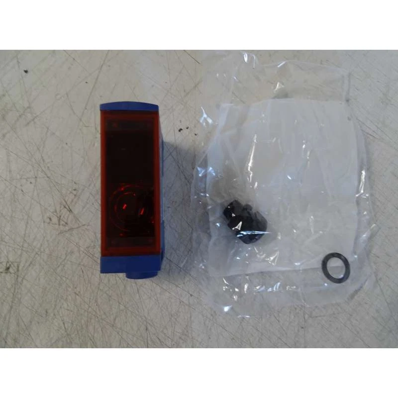 Telemecanique XUX0AKSAT16T Sensor Photoelectric, Emitter, 12 24 Vcc - Image 1 of 4