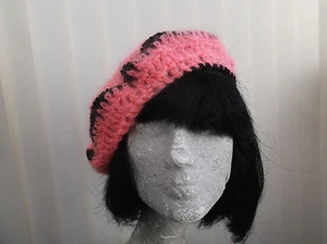 Boina de lana de ganchillo rosa coral mohair/negro - por Valerie J - Imagen 1 de 5