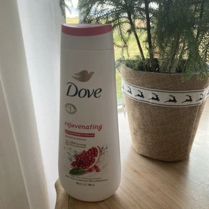Dove Rejuvenating Pomegranate & Hibiscus Body Wash 20 Fl Oz - Picture 1 of 2