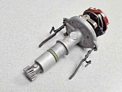VERY NICE USED ORIGINAL MAGNETI MARELLI PORSCHE 911T IGNITION DISTRIBUTOR 69-70 - Image 1 of 4