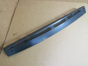 Parte de tapa/ moldura de ventilación de puerta Kenmore Frigidaire # 316411501 316575501 - Imagen 1 de 3