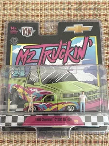 M2 Machines Diorama 1990 Chevrolet C1500 SS 454 - Picture 1 of 2