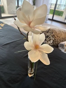 Emilio Robba Magnolia In Slim Vase - Picture 1 of 5