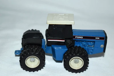Scale Model 1:64 Ford 946 4WD duals 1991 Farm Progress Show - Image 1 of 4