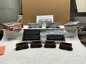 Lot Of 5 Vintage Walthers HO Industrial Hoppers and 4 ore cars