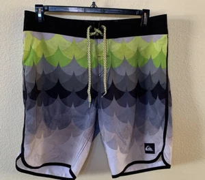 Pantalones cortos de tablero geométrico de neón para hombre talla 34 - Imagen 1 de 6