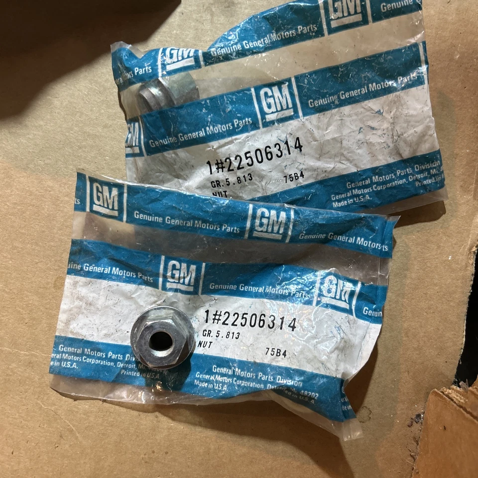 GM 22506314 Hub Front and Rear Wheel Nut 1986-1990 Chevrolet Caprice Lot Of 2 - Image 1 of 1