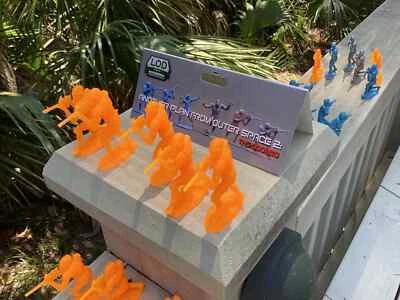 LOD Enterprises Plastic Figure Set LOD081 THE ALIENS (ANOTHER PLAN 2) ORANGE - Image 1 of 4