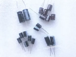 Kit de piezas de condensadores de repuesto de transceptor HF Yaesu FT-747GX - Imagen 1 de 1