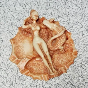 Vintage Nude Woman Naked Lady with Alligator Ashtray - Picture 1 of 8