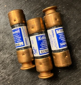 NEW Bullet ECNR30, 30 Amp 250VAC/125VDC Dual Time Delay Class LOT OF 3 ^ - Picture 1 of 1