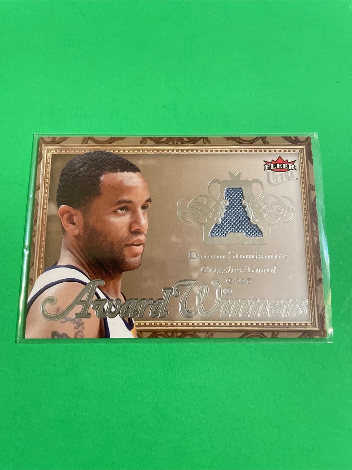 Memorabilia de los ganadores del premio Fleer Ultra 2007-08 #AW-DS Damon Stoudamire/199 SSP Foto 1 de 4