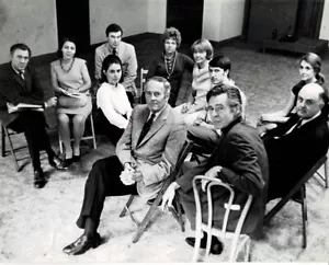 ORIG. 1968 FOTO: HENRY FONDA, ROBERT RYAN & Besetzung UNSERER STADT von FRIEDMAN-ABELES - Bild 1 von 2