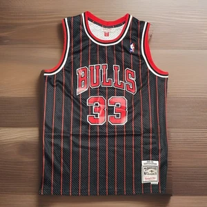 XXL SCOTTIE PIPPEN 1995-96 BULLS MITCHELL NESS SWINGMAN Herren Alternate Trikot - Bild 1 von 7