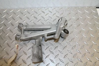 1994 HONDA CBR600F2 ПРАВЫЙ ЗАДНИЙ НОЖНОЙ КРОНШТЕЙН КРЕПЛЕНИЯ - Изображение 1 из 4