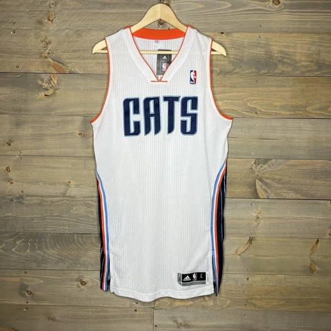 New Adidas Charlotte CATS Jersey NBA Store Bobcats White 2013 Men's Size Large Cover