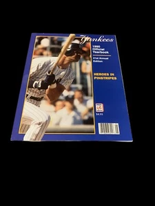 1990 New York Yankees Official Baseball Yearbook 41st Edition Heroes Pinstripes - Picture 1 of 7