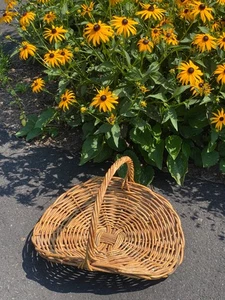 Vintage Flower Gathering Woven Wicker Basket - Picture 1 of 9