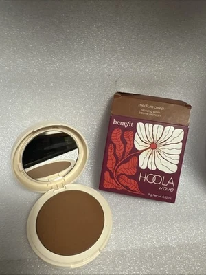 Benefit NEW Hoola Wave Bronzing Balm. Medium Deep - Image 1 of 4