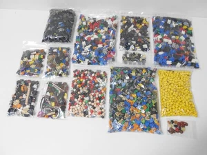 LEGO® Minifiguren Konvolut Torsos, Köpfe, Beine B-Ware 3,1 KG Star Wars - Bild 1 von 9