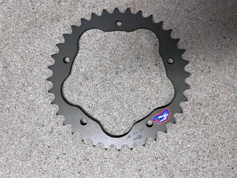 NUEVO PIÑÓN TRASERO ORIGINAL RENTHAL MOTO 358-520-36T DUCATI 748 916 996 998 Foto 1 de 1