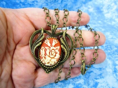 Nuevo Colgante Camafeo Floral Acrílico con Collar 22" Tono Latón Antiguo/Y Foto 1 de 4