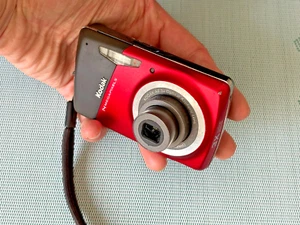 Working Red Digital Camera Kodak M530 Digital Camera, TESTED +CARD - Picture 1 of 15