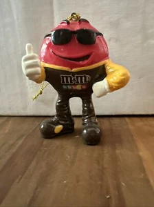 M&M's Racing Red Driver Weihnachtsschmuck Mars Süßigkeiten 3"T Gold Kordel Aufhänger - Bild 1 von 7