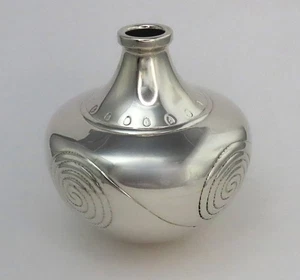 Jarrón caprichoso de plata de ley estilo griego diseño Hydria Swirl mediados de 1900 - Imagen 1 de 6