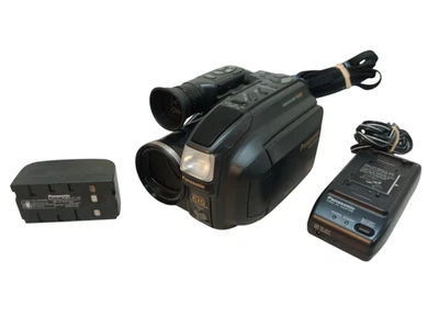 Panasonic PV-L657D Palmcorder Video Camera,Battery PV-BP18+Battery Charger - Image 1 of 4