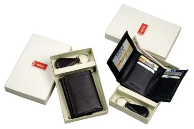 JUEGO DE BILLETERA TRIPLE PLIEGUE DE CUERO NAPA DE VACA Y LLAVERO DE CUERO Foto 1 de 4