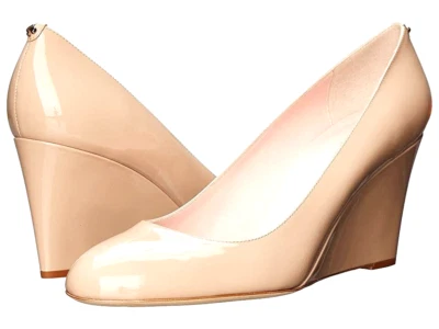 Cuña de charol Kate Spade natural, cuña de negocios cotidianos, bomba para ropa de día, Foto 1 de 4