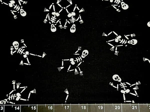 Tina Scrap 7"x21" Skull Skeleton Halloween Head Bone Black White FABRIC COTTON - Picture 1 of 1