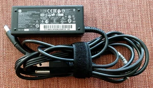 Genuine Original HP 756413-002 19.5V 3.33A 65W AC Power Adapter Charger - Picture 1 of 2
