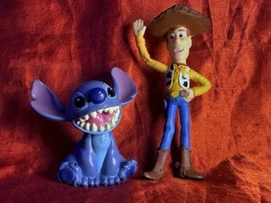 KONVOLUT 2 DISNEY FIGUREN FIGUREN! LILO & STITCH Stitch, TOY STORY Woody PVC - Bild 1 von 9